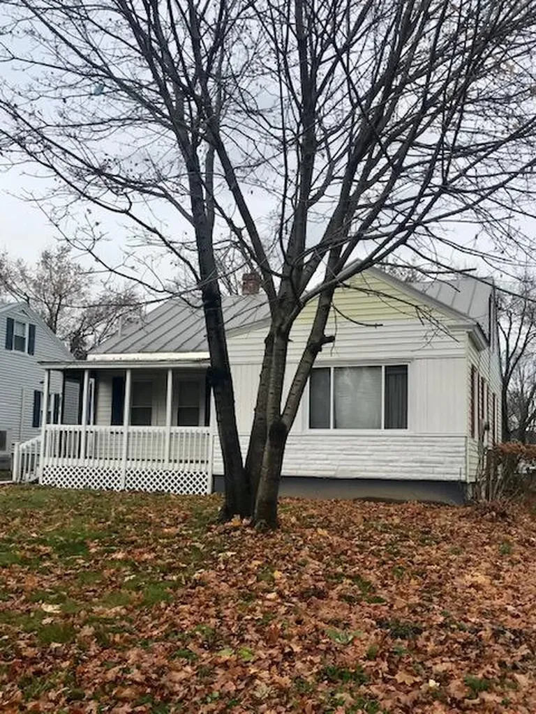 73 Oakland Street Waterville ME 04901