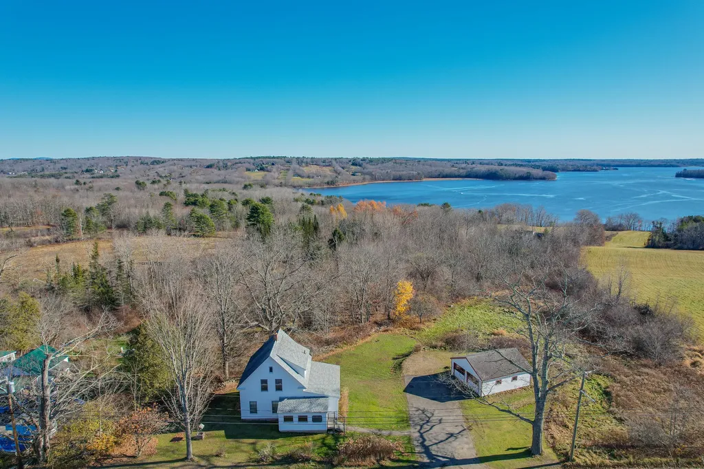 916 Bremen Road Waldoboro ME 04572