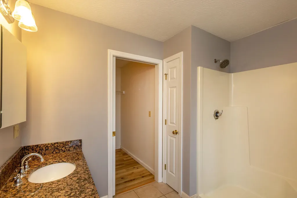 40 Jennifer Drive Auburn ME 04210
