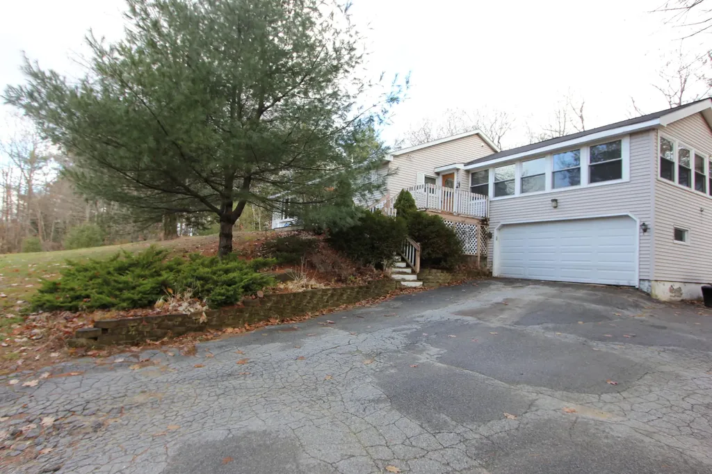 81 Woodman Hill Road Minot ME 04258