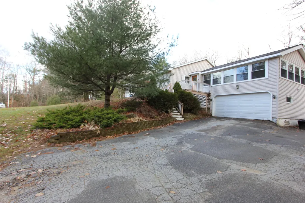 81 Woodman Hill Road Minot ME 04258