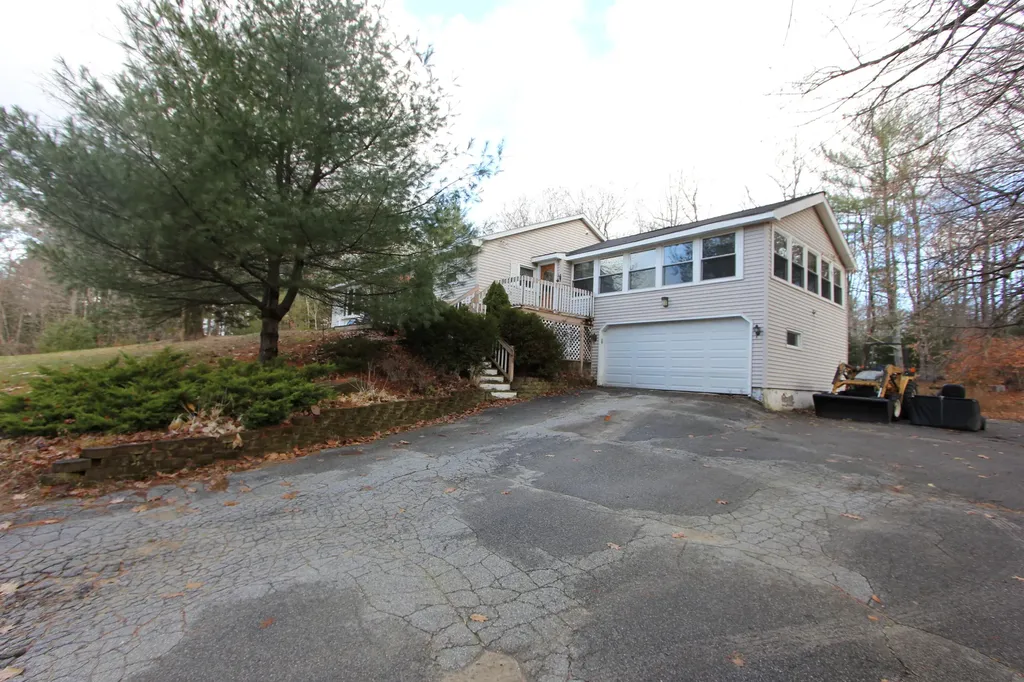 81 Woodman Hill Road Minot ME 04258