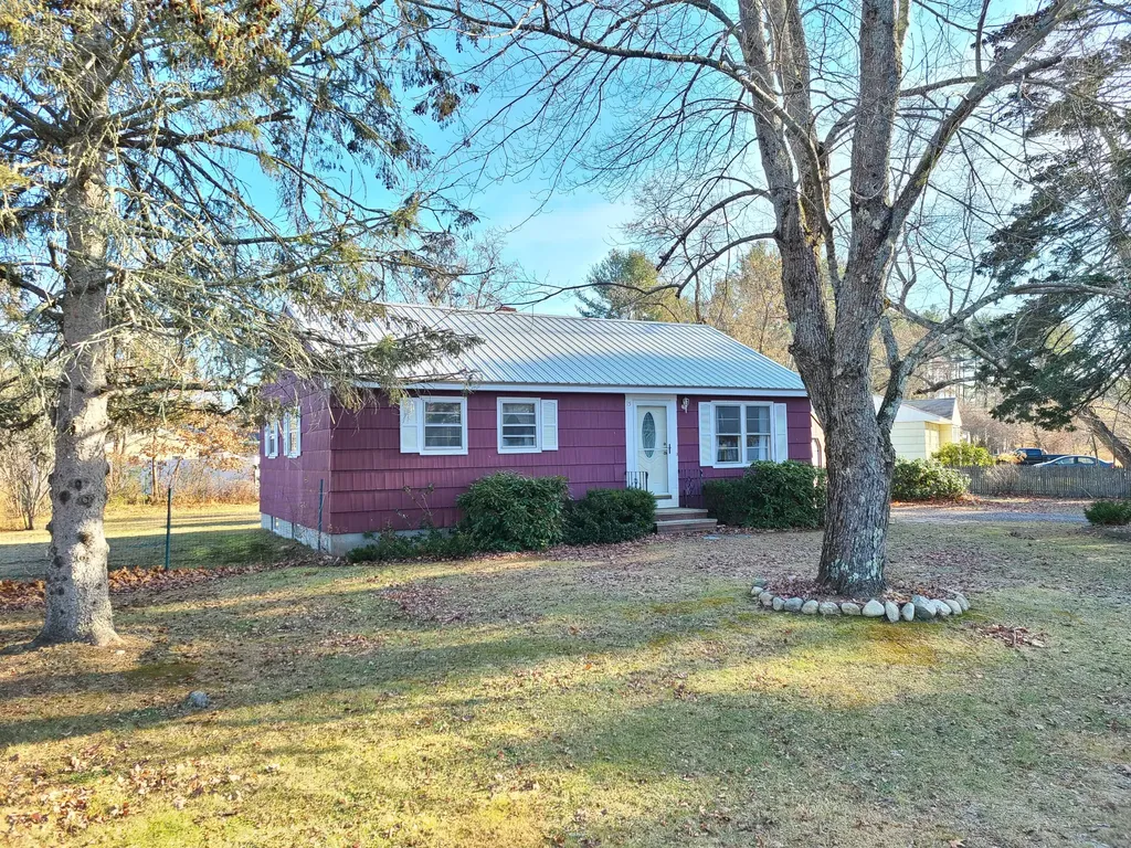 15 Peavey Avenue Windham ME 04062