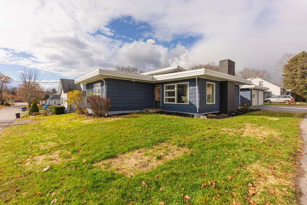 37 Fairlawn Avenue Lewiston ME 04240