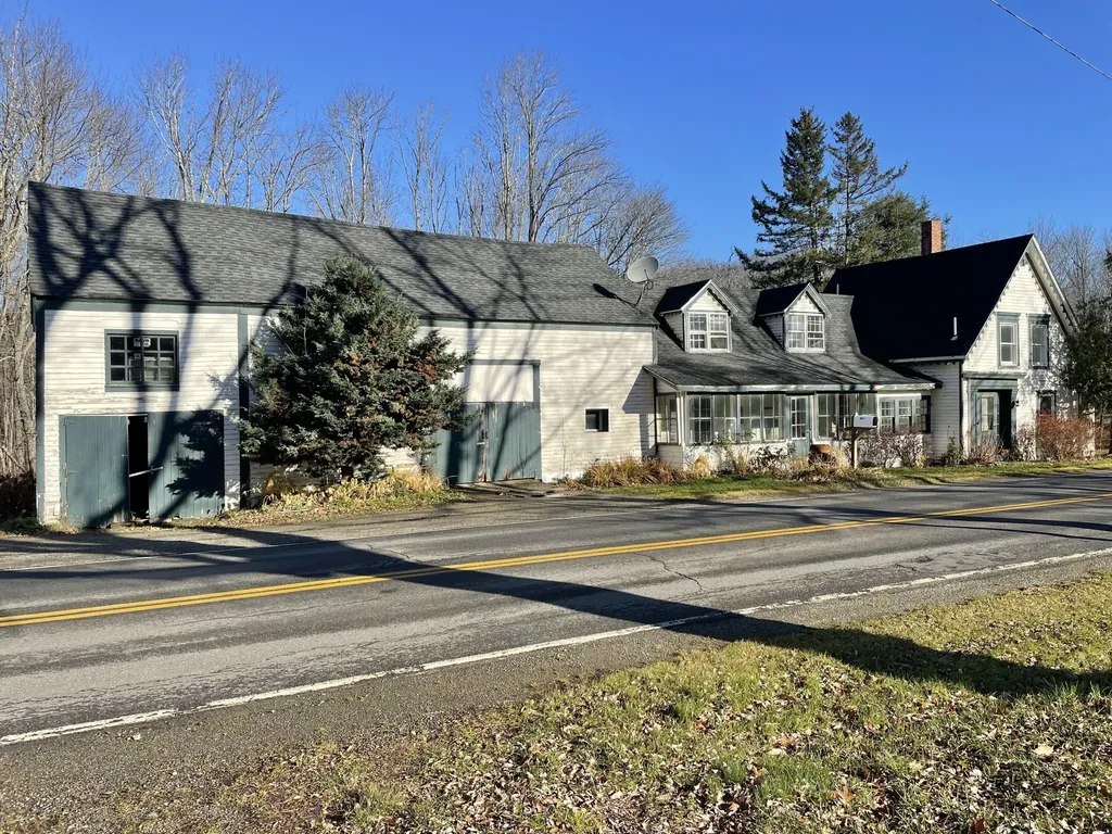 863 Beach Road Lincolnville ME 04849