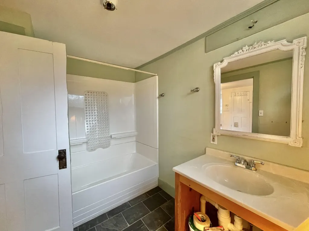 863 Beach Road Lincolnville ME 04849
