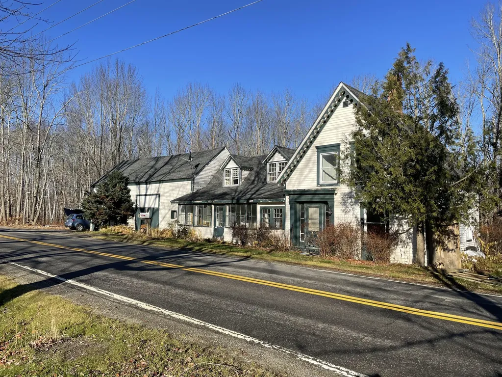 863 Beach Road Lincolnville ME 04849