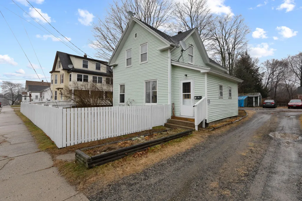 81 Jackson Street Sanford ME 04073
