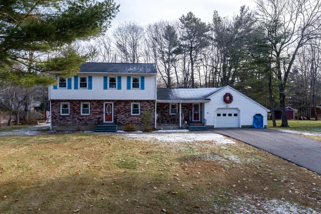 15 Old Farm Road Topsham ME 04086