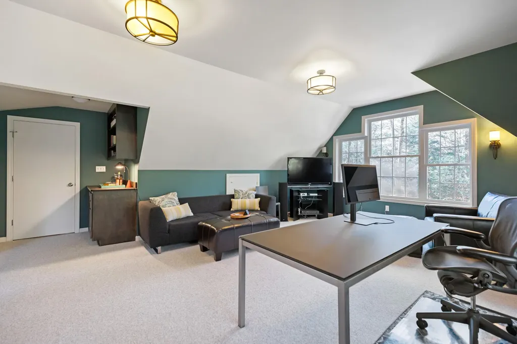 1 Belvedere Drive Falmouth ME 04105