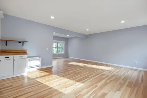 451 Cape Road Raymond ME 04071