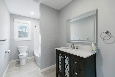 451 Cape Road Raymond ME 04071