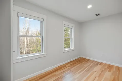 451 Cape Road Raymond ME 04071