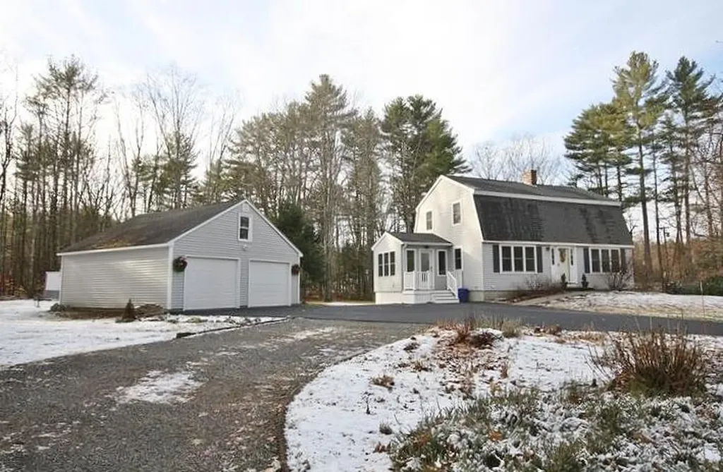 11 Deer Run Drive Buxton ME 04093
