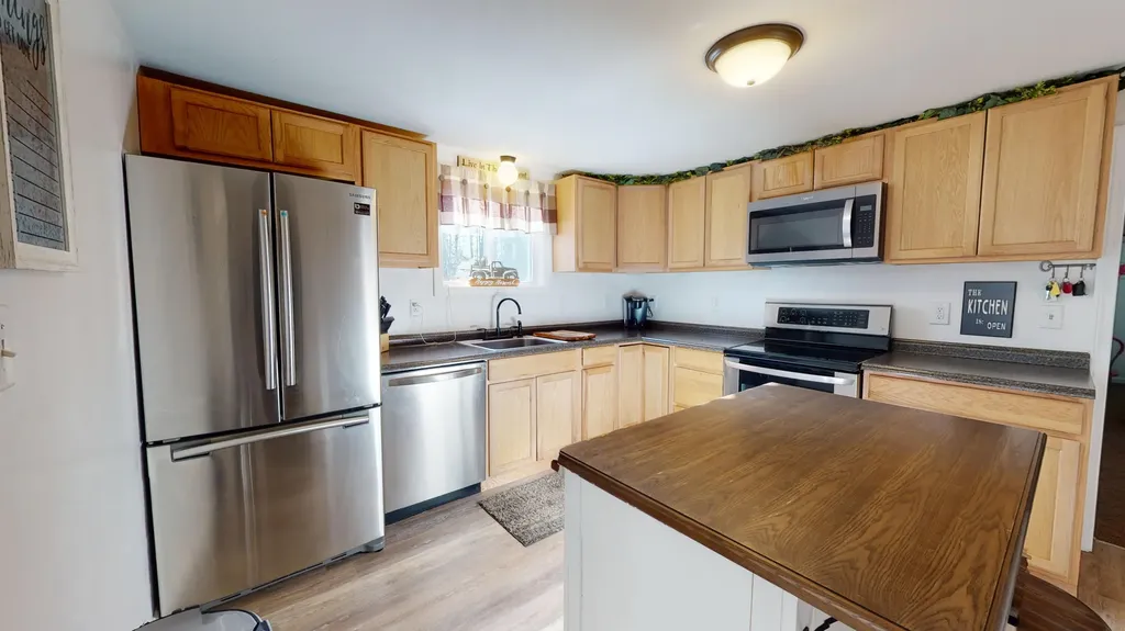 659 Quaker Ridge Road Leeds ME 04263