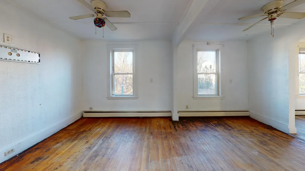 19 King Avenue Lewiston ME 04240