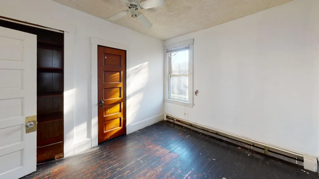 19 King Avenue Lewiston ME 04240