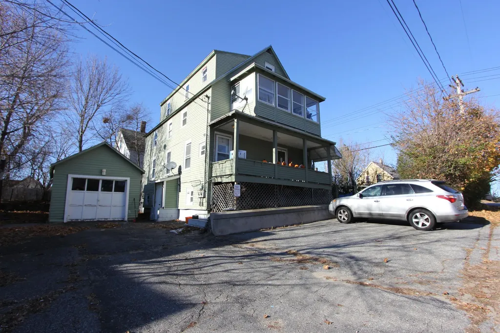 19 King Avenue Lewiston ME 04240