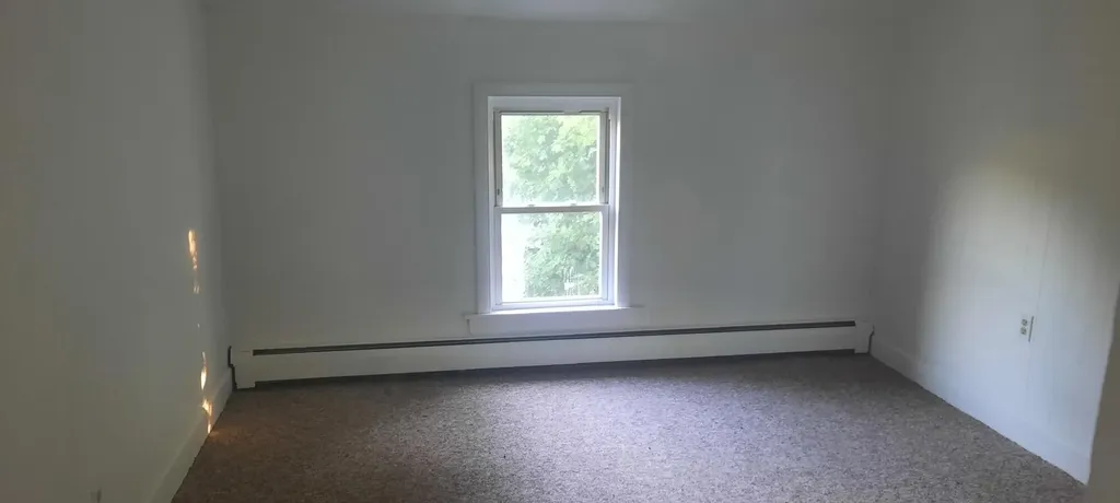 19 King Avenue Lewiston ME 04240