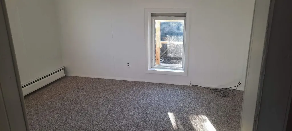19 King Avenue Lewiston ME 04240