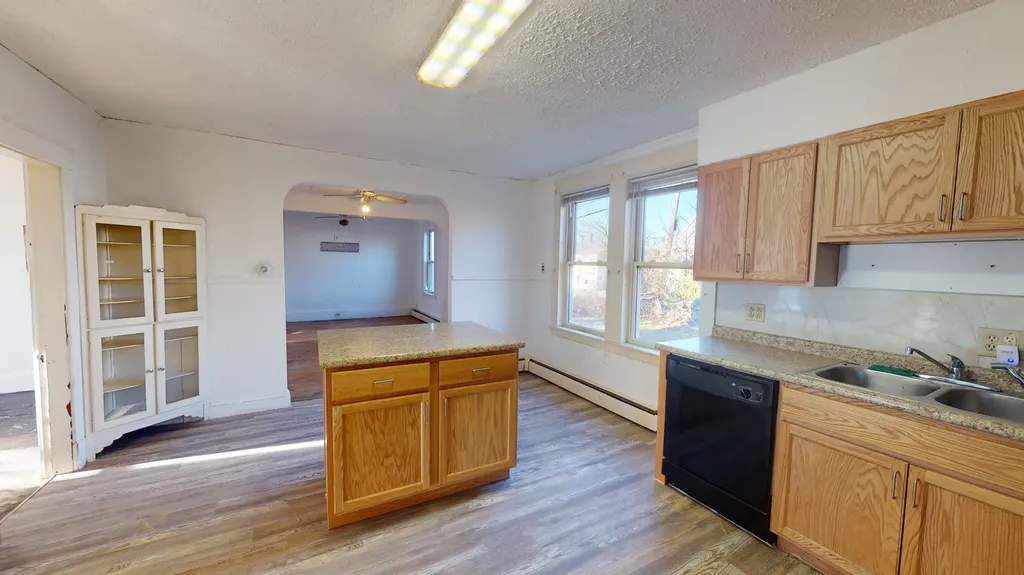 19 King Avenue Lewiston ME 04240