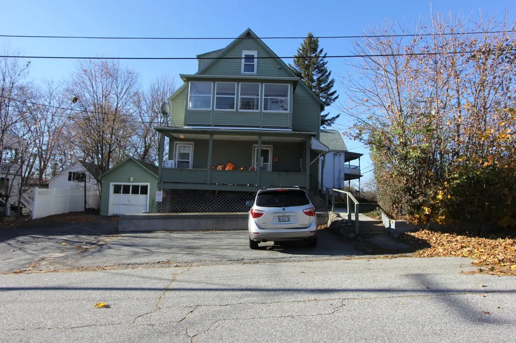 19 King Avenue Lewiston ME 04240