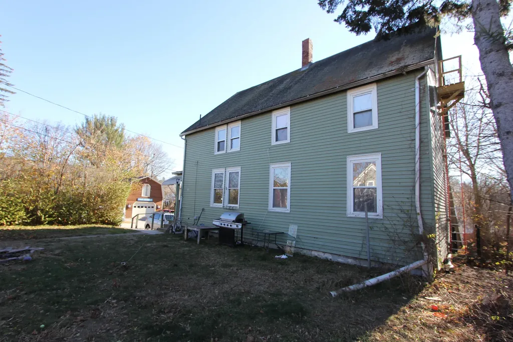 19 King Avenue Lewiston ME 04240