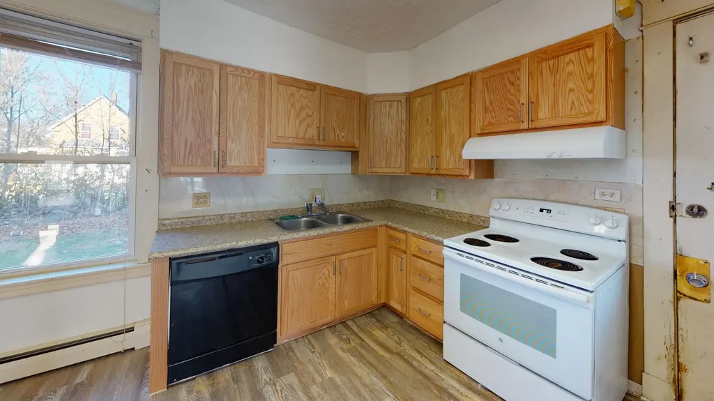19 King Avenue Lewiston ME 04240