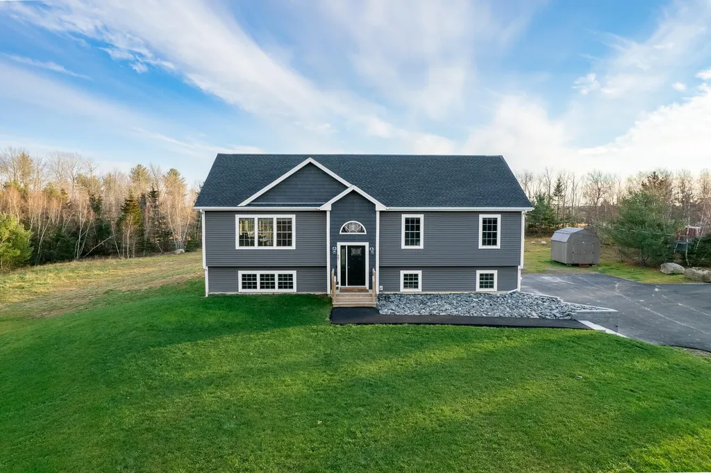 27 Nye Lane Hermon ME 04401