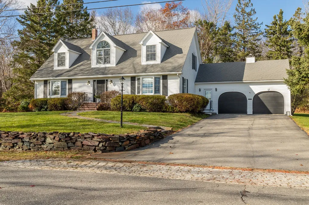 41 Acadia Drive Rockland ME 04841