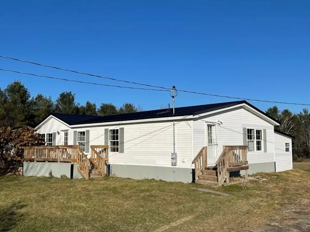 101 Cross Road Stetson ME 04488