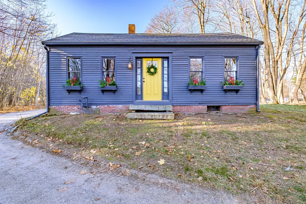 5 Sherwood Drive Falmouth ME 04105