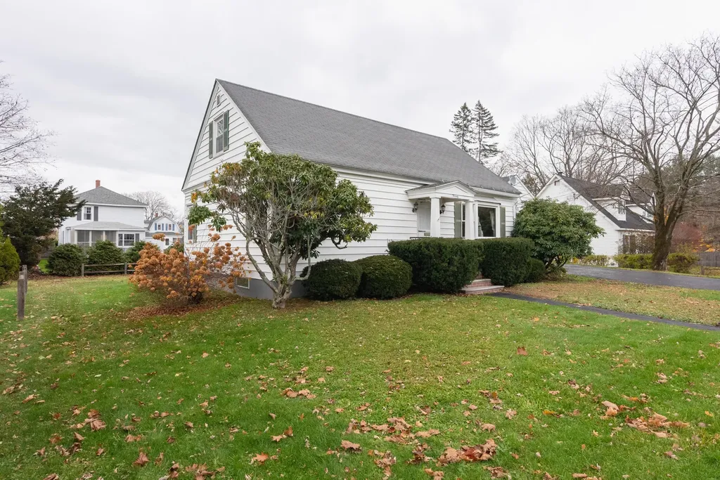 20 Huston Avenue Auburn ME 04210