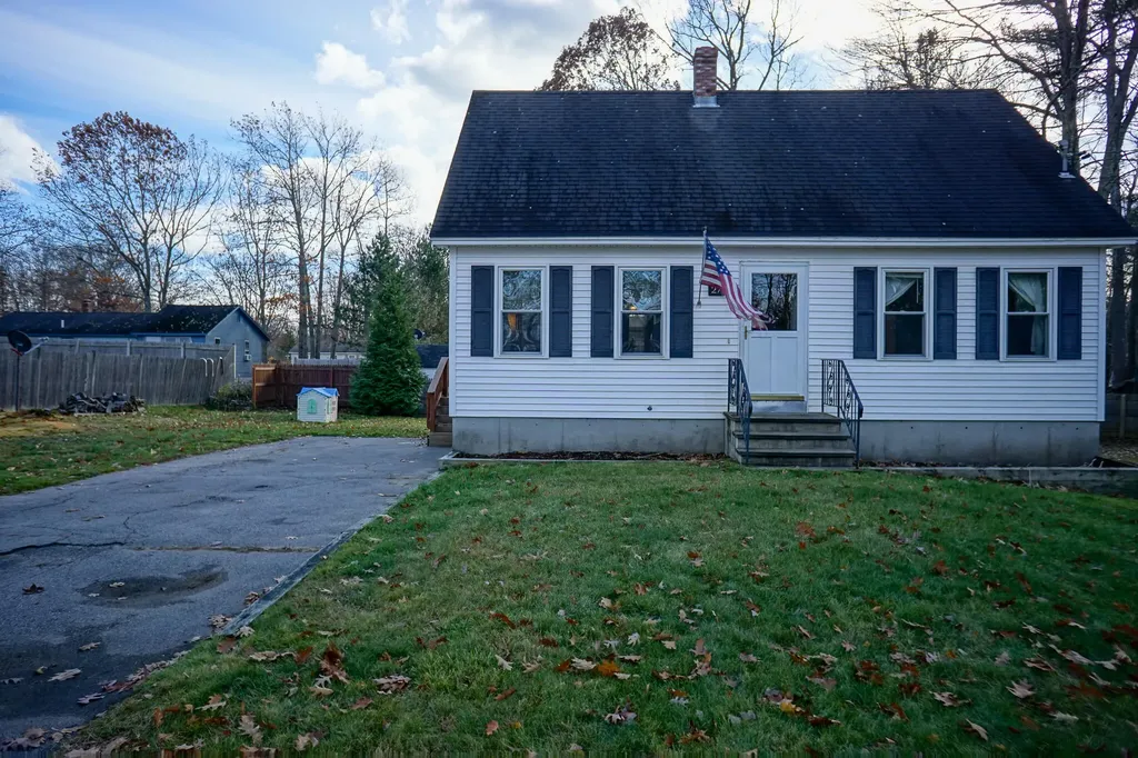 27 Pierce Avenue Sanford ME 04073