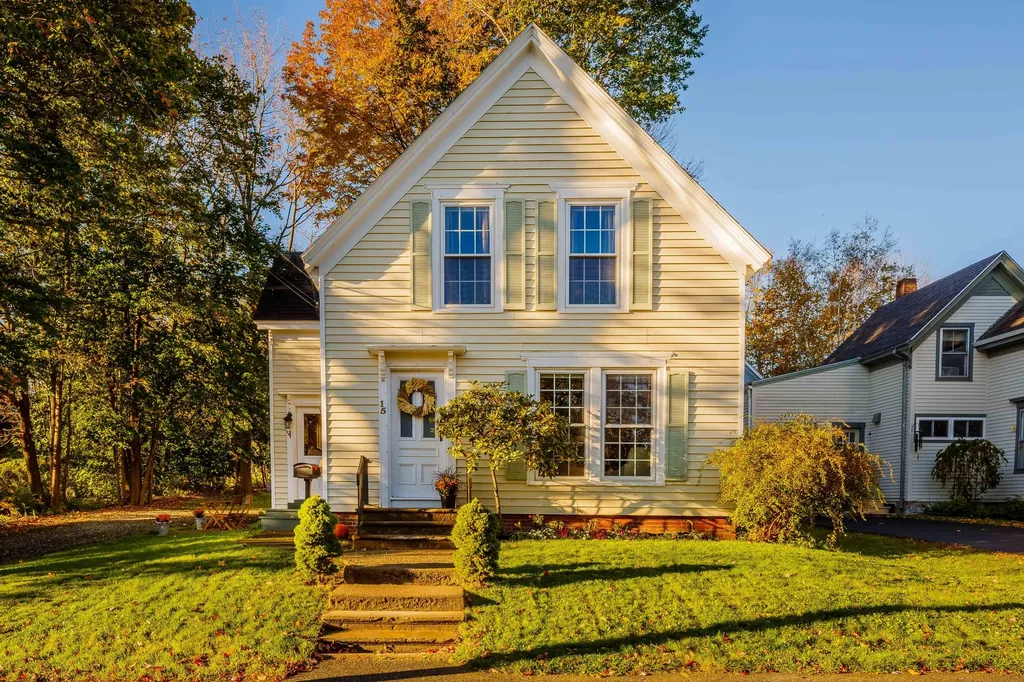 15 Belmont Avenue Camden ME 04843