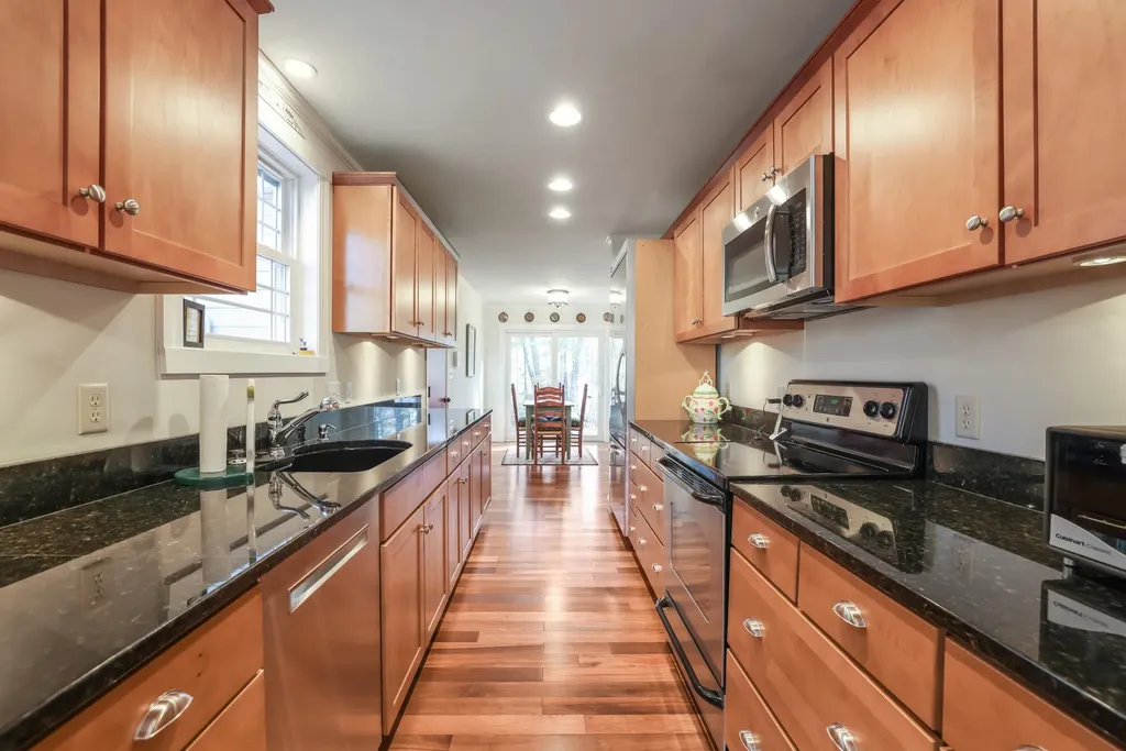 25 Quail Run Kennebunk ME 04043