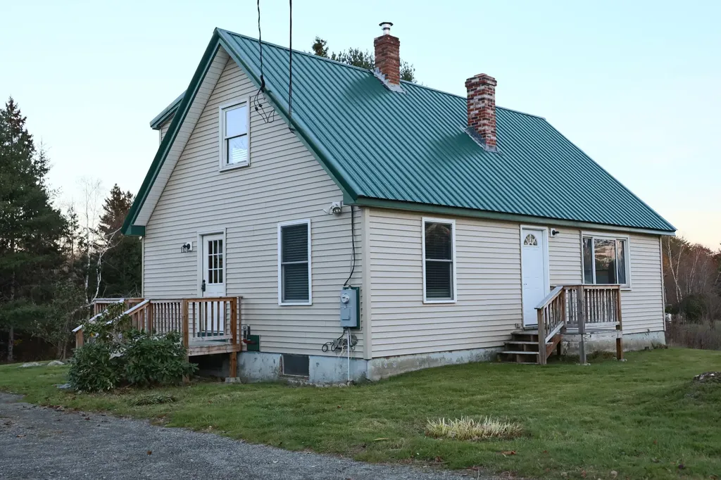 638 Main Road Eddington ME 04428