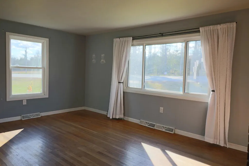 638 Main Road Eddington ME 04428