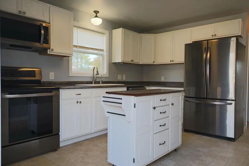 638 Main Road Eddington ME 04428