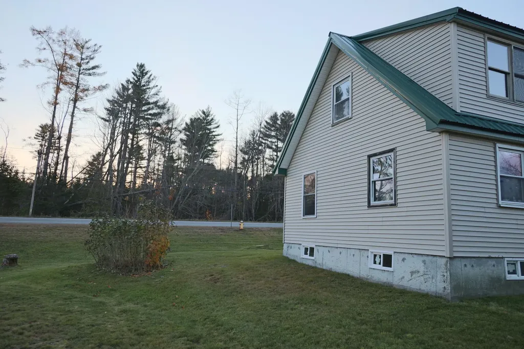 638 Main Road Eddington ME 04428