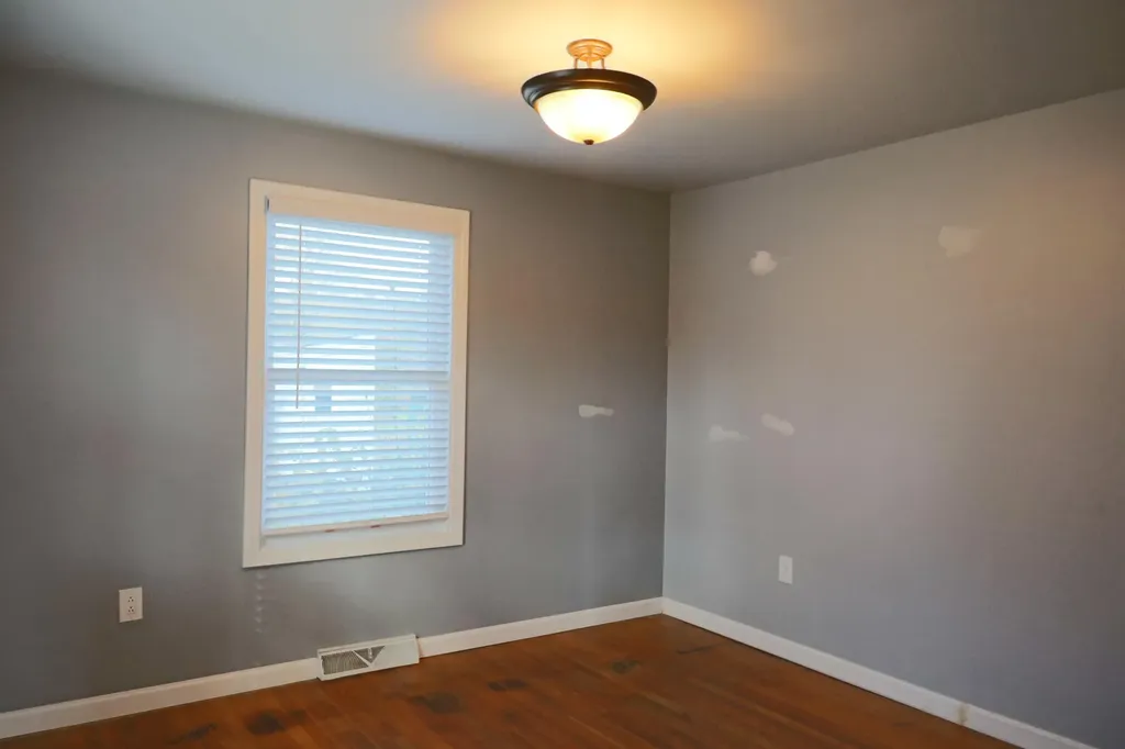 638 Main Road Eddington ME 04428