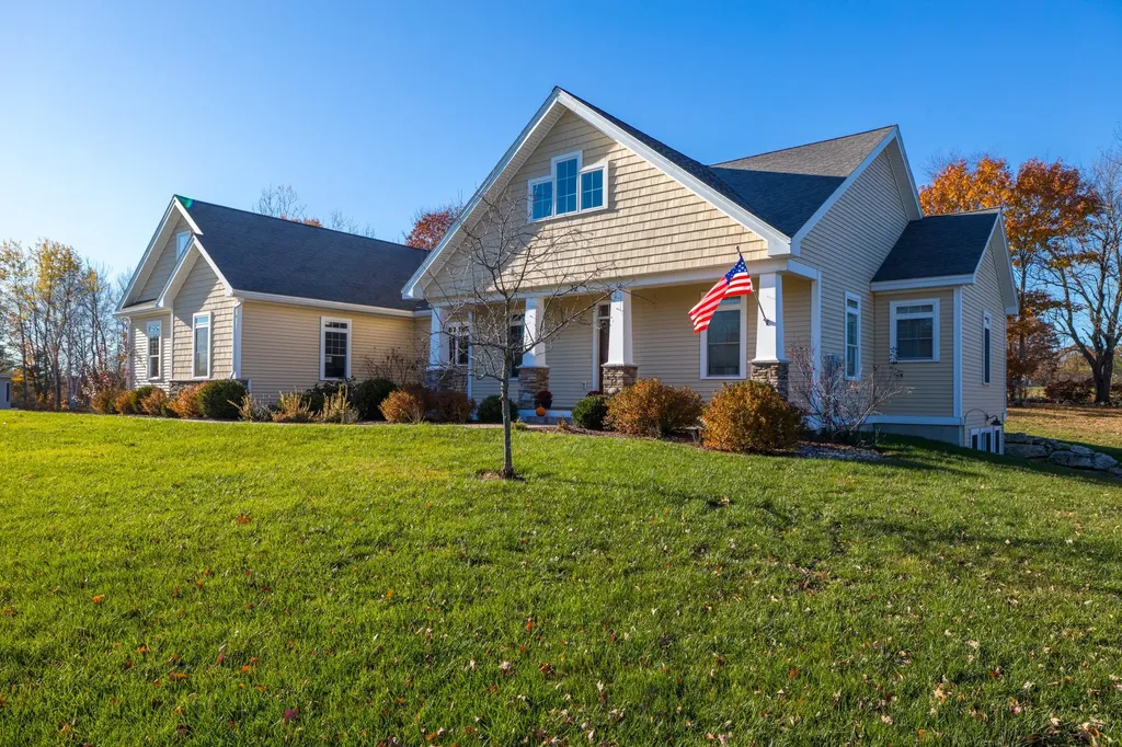 72 Hickory Drive Auburn ME 04210