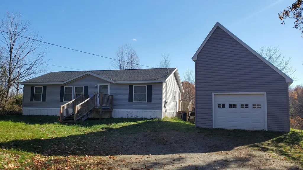 38 Pinnacle Road Liberty ME 04949