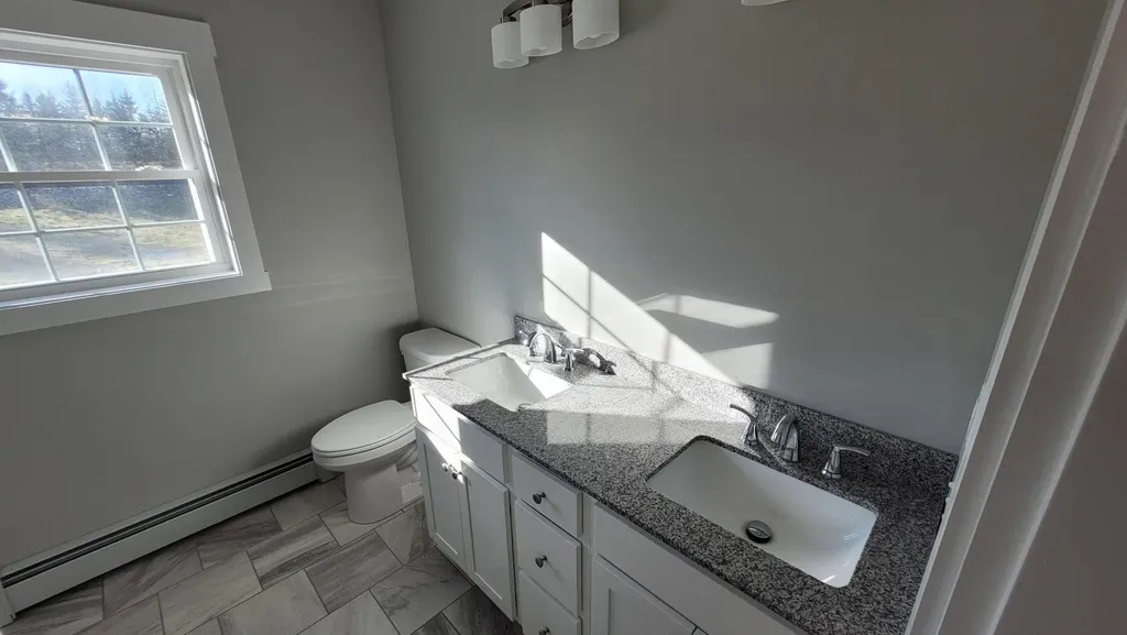 18 Boxwood Lane Hermon ME 04401