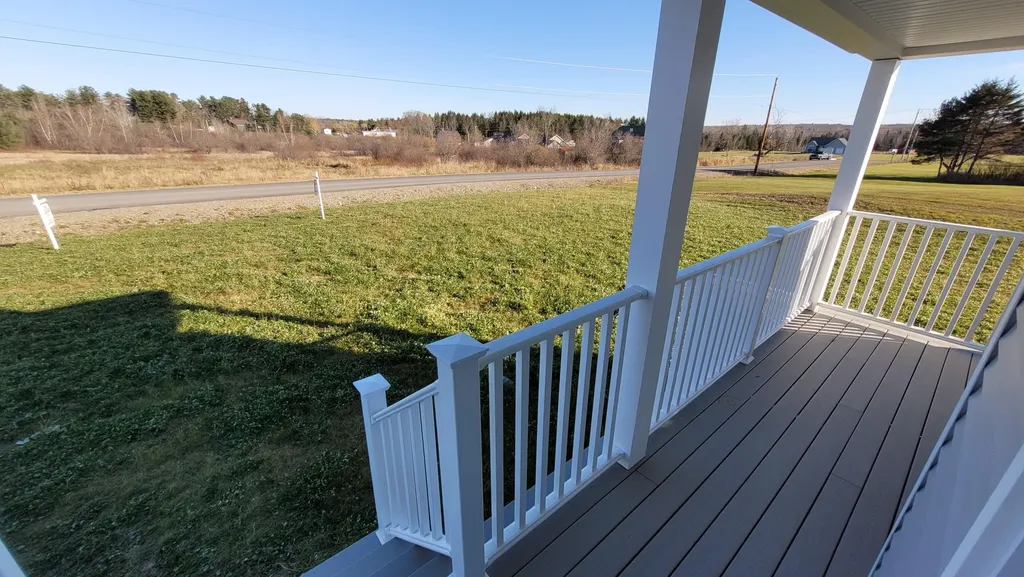 18 Boxwood Lane Hermon ME 04401
