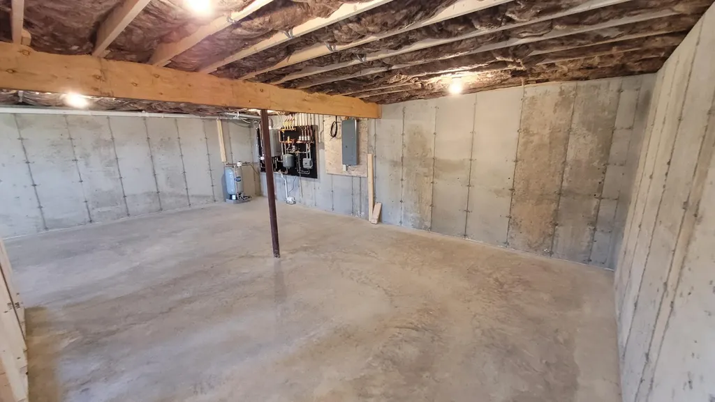 18 Boxwood Lane Hermon ME 04401