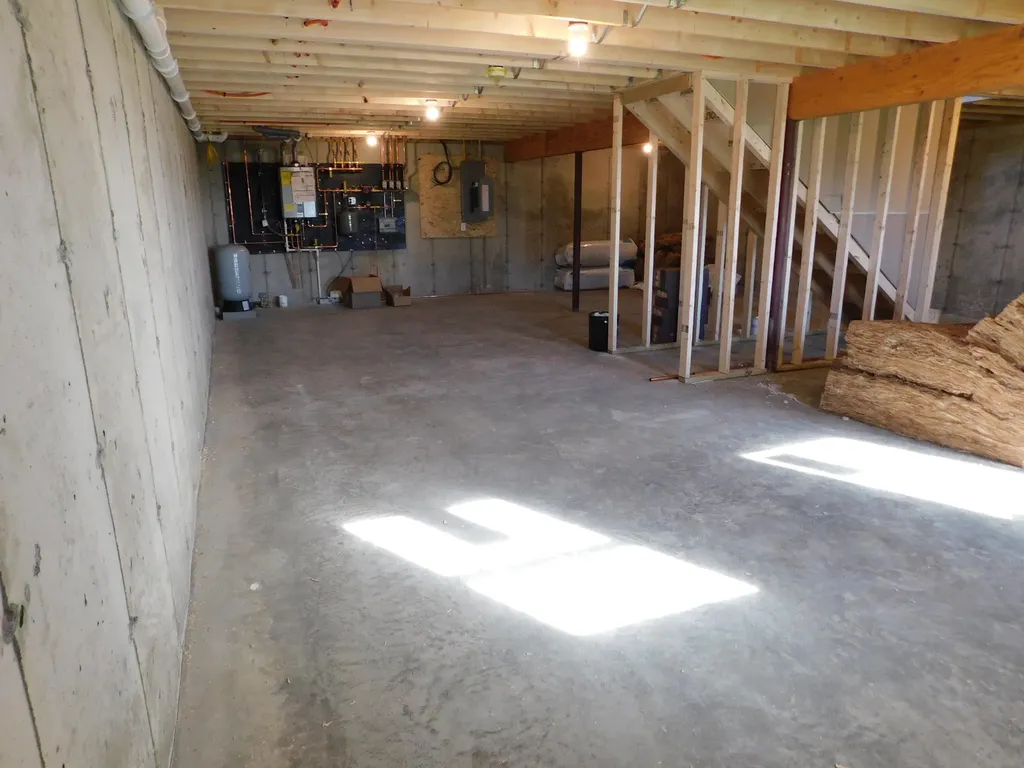 18 Boxwood Lane Hermon ME 04401