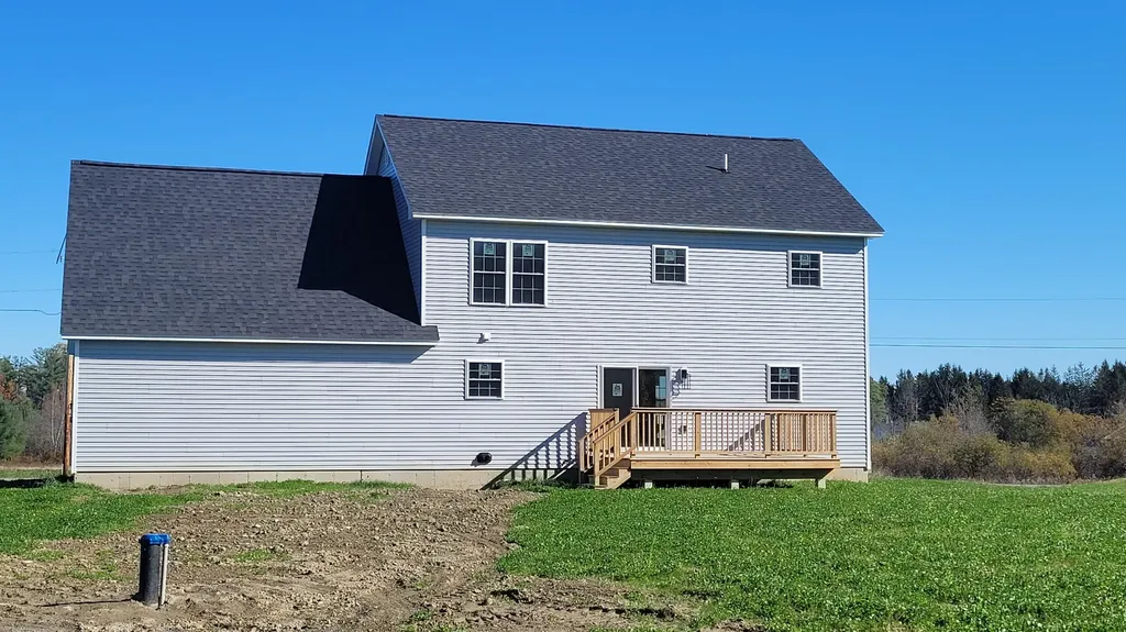 18 Boxwood Lane Hermon ME 04401