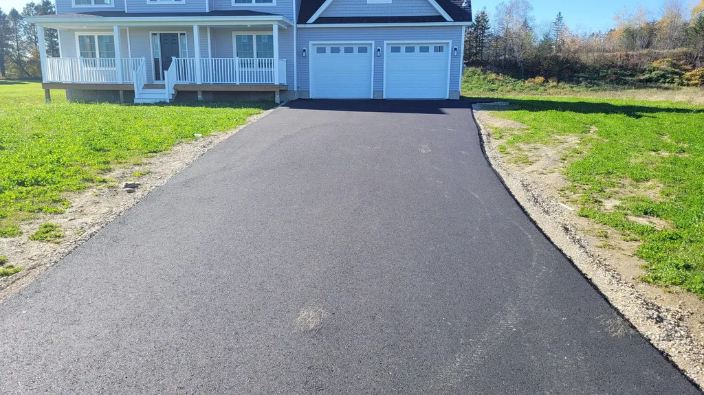 18 Boxwood Lane Hermon ME 04401