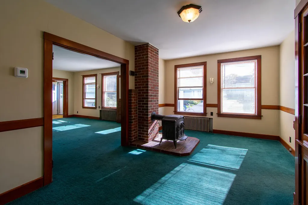 52 Crescent Street Rockland ME 04841